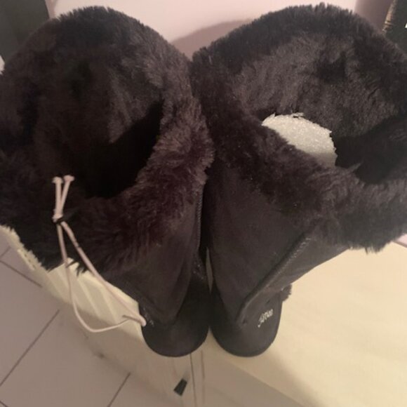NWOT - Women's Black Boots! - Picture 3 of 7